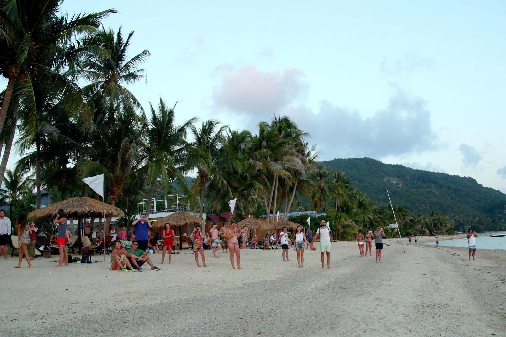 Infinity Beach Club Resort & Hostel Koh Phangan Baan Tai Exterior photo